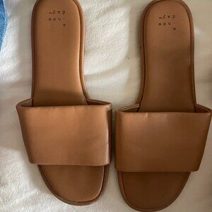 a new day slide sandals size 8